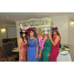 Retro Memories: Timeless Moments in a Vintage Photobooth - Image 7