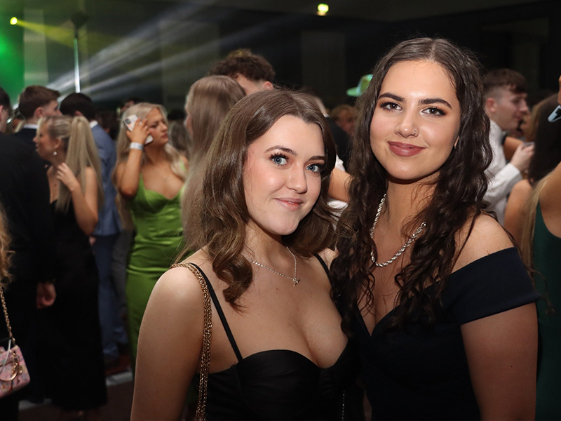 blog_Choosing the Right DJ for Your School Graduation Party